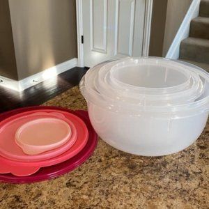 Tupperware Nesting Mixing Bowls